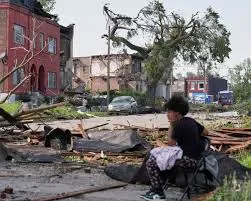 St. Louis Prepares for Overnight Severe Storms as Residents Face Threat of Damaging Winds and Hail
